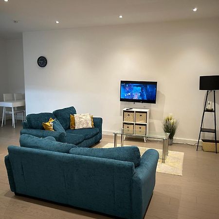 Maplewood Luxurious One-Bed Flat With Free Parking Hotel St Albans Eksteriør billede
